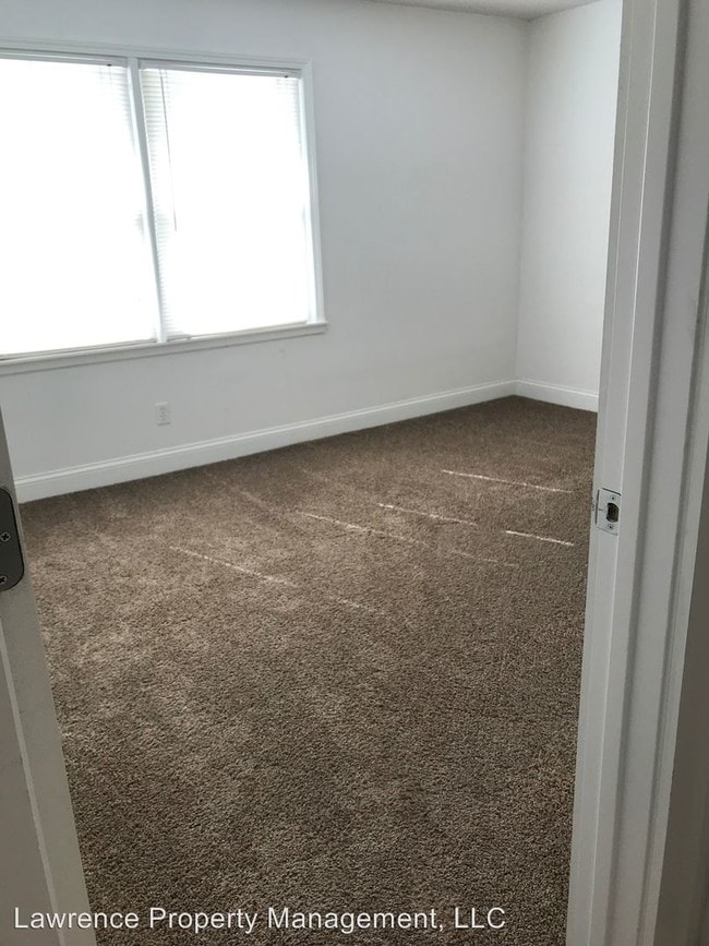 Building Photo - 2 br, 1 bath Apartment - 901 Illinois