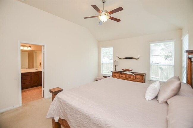 Building Photo - 24923 Diamond Ranch Dr