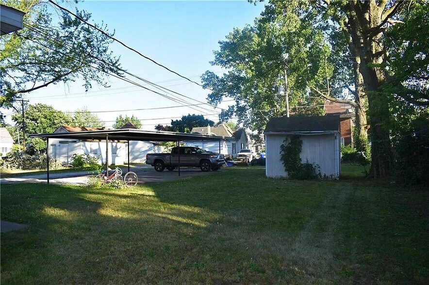 Building Photo - 1015 W Jackson St