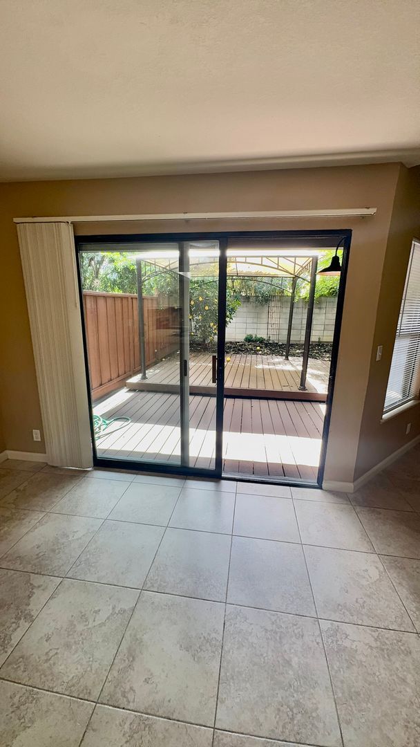Building Photo - Move In Ready! Fremont 3 beds 2 baths Near Niles Canyon and Mission