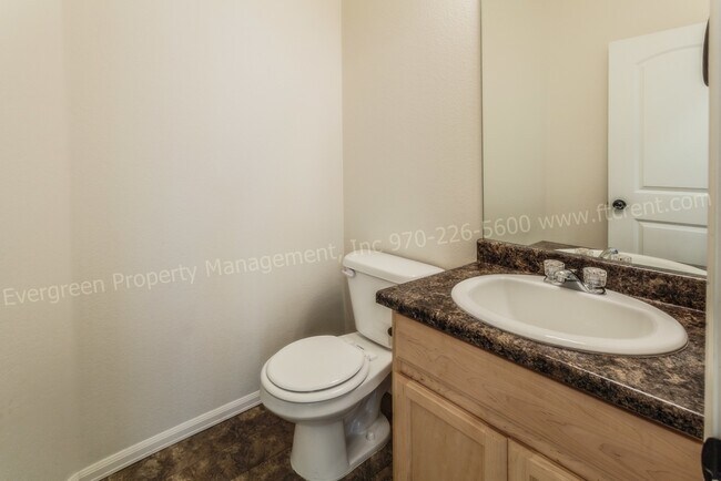 Building Photo - 318 Cherryridge Dr