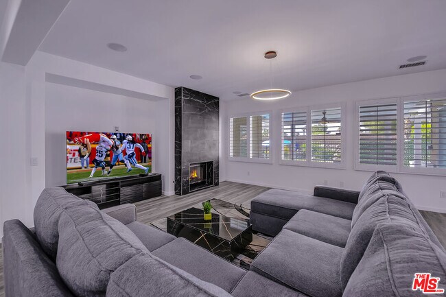 Building Photo - 82580 Yeager Way