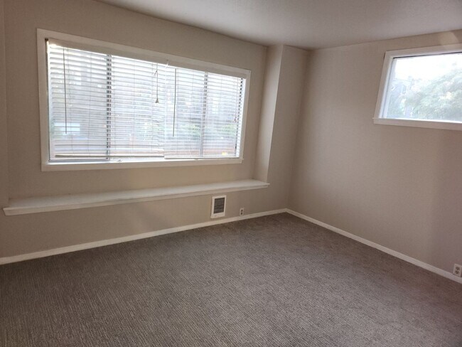 Building Photo - FUJII DUPLEX DENNY WAY