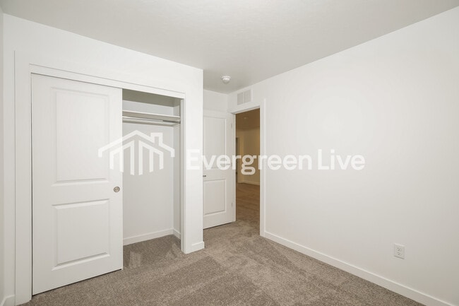 Building Photo - 15190 Nimbus Way