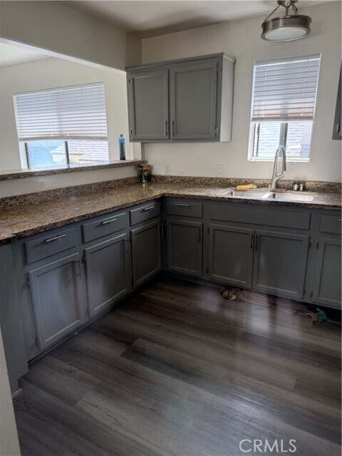 Building Photo - 2103 Harriman Ln