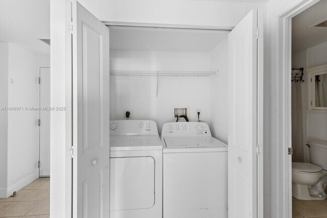 Building Photo - 1250 S Miami Ave