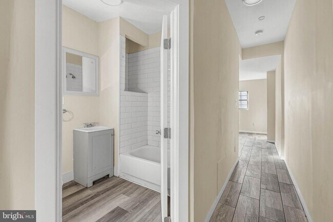 Building Photo - 722 W Allegheny Ave