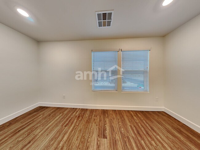 Building Photo - 8110 Inhibition Ct