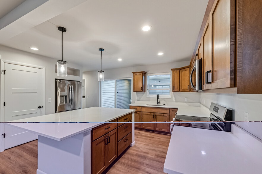 Building Photo - 1638 Happy Trails Rd