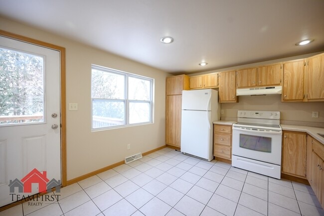 Building Photo - 2137 S Broadway