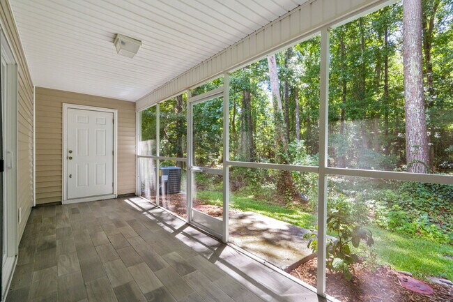 Building Photo - 1096 Harvester Cir