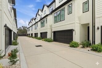 Building Photo - 9403 Hammerly Boulevard Unit D