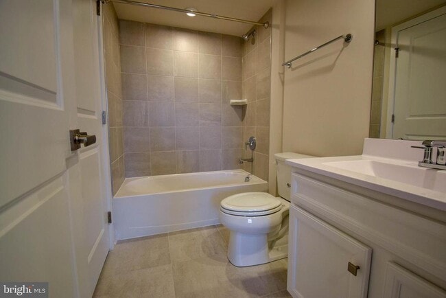 Building Photo - 120 Emily Wy