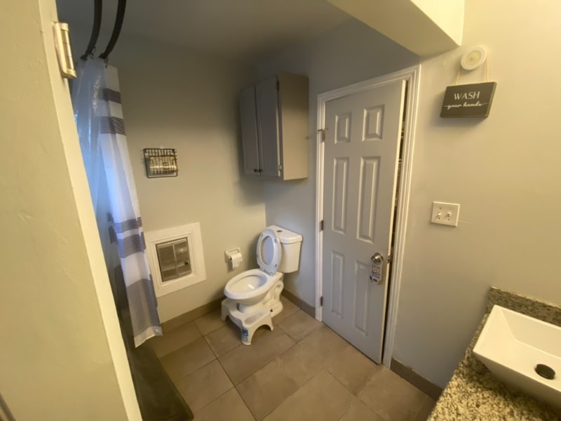 Building Photo - 636 E 121st Pl