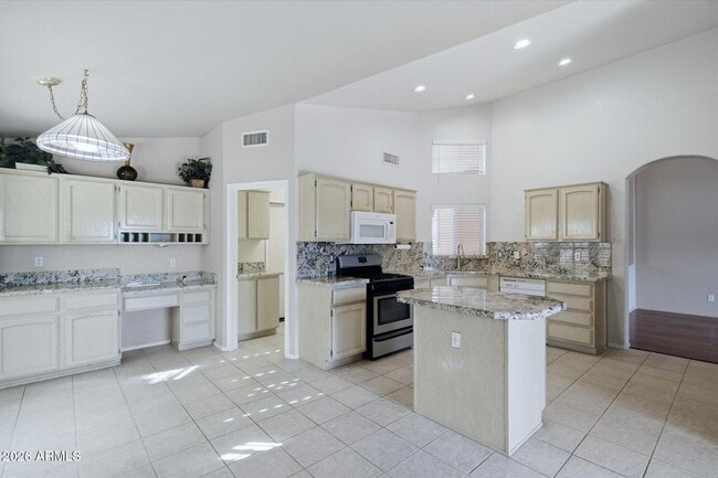Building Photo - 15251 W Verde Ln