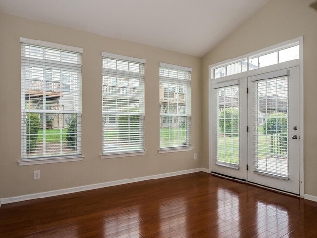 Building Photo - Great location off Archdale!