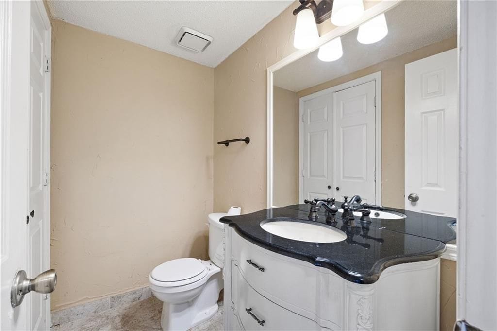 Building Photo - 2898 Lakemont Dr SW