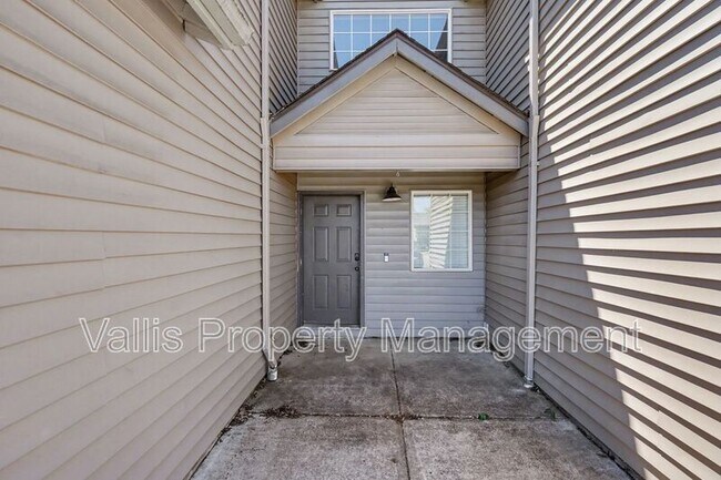 Building Photo - 5260 Springcrest Dr S