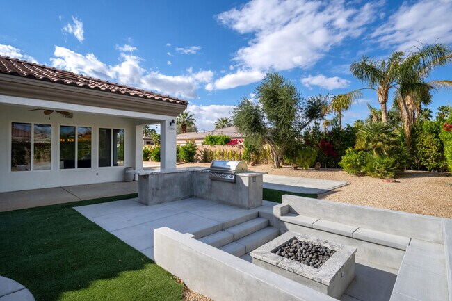 Building Photo - 49392 Hohokam River St