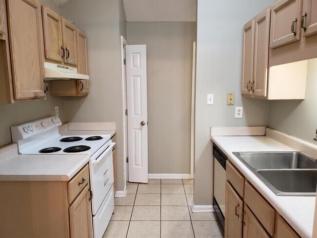 Building Photo - 4187 Rainey Woods Dr