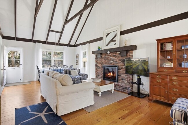 Building Photo - 3 Foster Ave