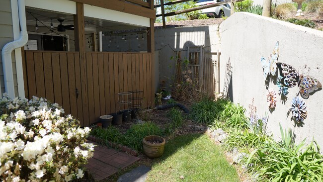 Building Photo - 710 Park Ridge Cir