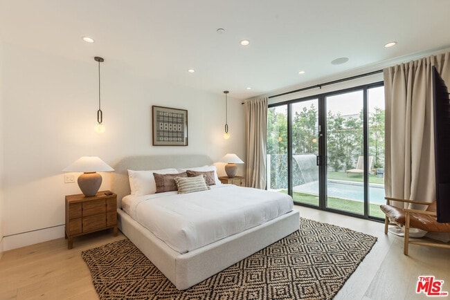 Building Photo - 1161 Stearns Dr