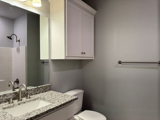 Building Photo - 448 Preston Rdg Dr