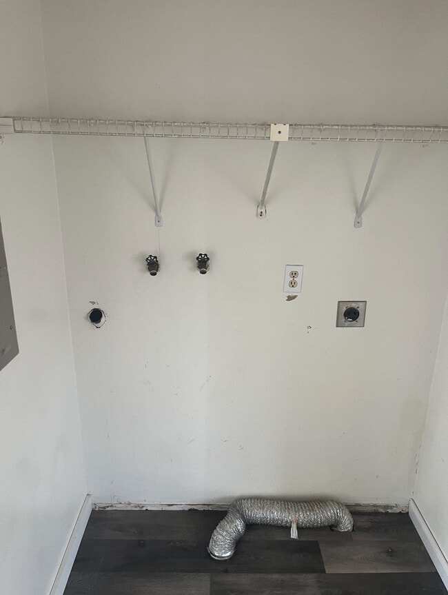 Building Photo - Vernal 4 Plex