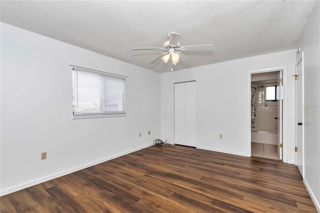 Building Photo - 10060 SW 93rd Ave