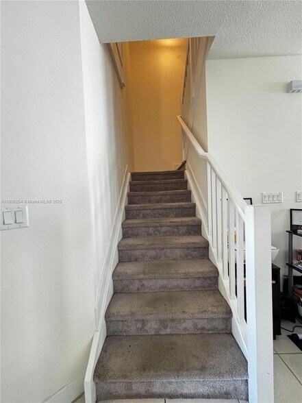 Building Photo - 15860 NW 91st Ct