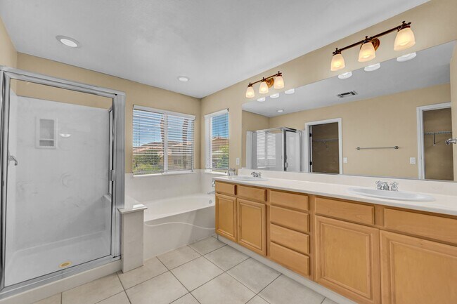 Building Photo - A Fabulous 4 Bedroom Home with a Sparkling...