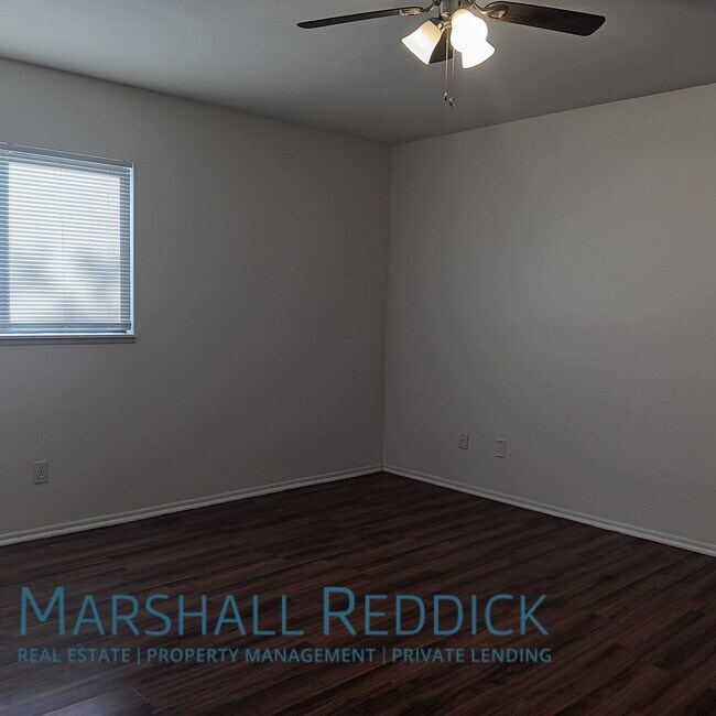 Building Photo - Charming 3 Bedroom 2 Bathroom Single Famil...
