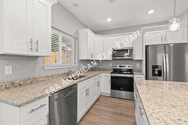 Building Photo - 406 Walters Cir