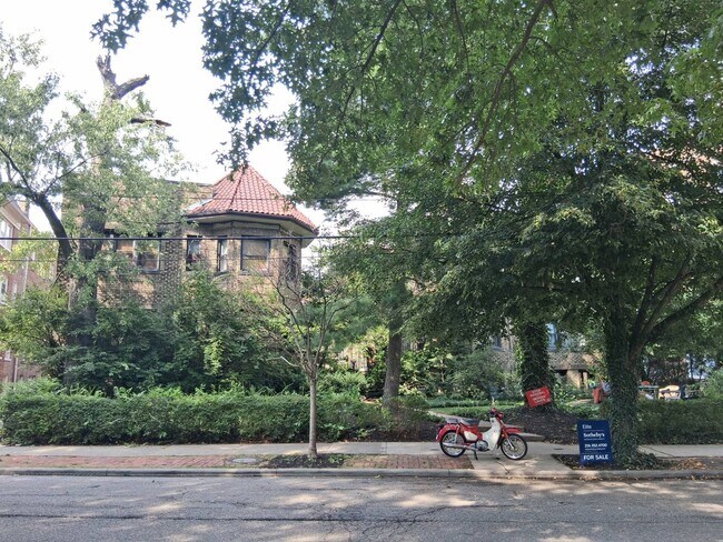Building Photo - 2469 Overlook Rd