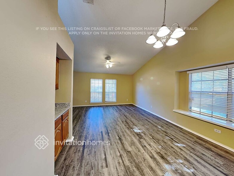 Building Photo - 1028 Twin Falls Dr