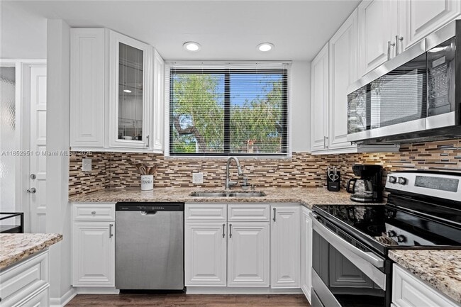 Building Photo - 4469 Luxemburg Ct