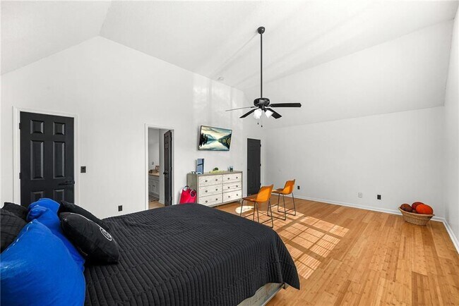 Building Photo - 176 Oak Leaf Dr