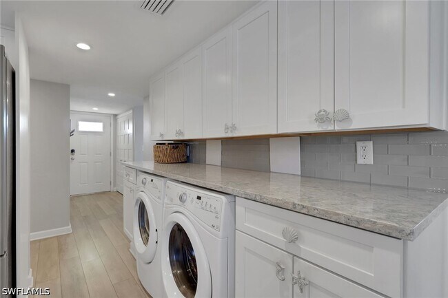Building Photo - 10475 Gulf Shore Dr