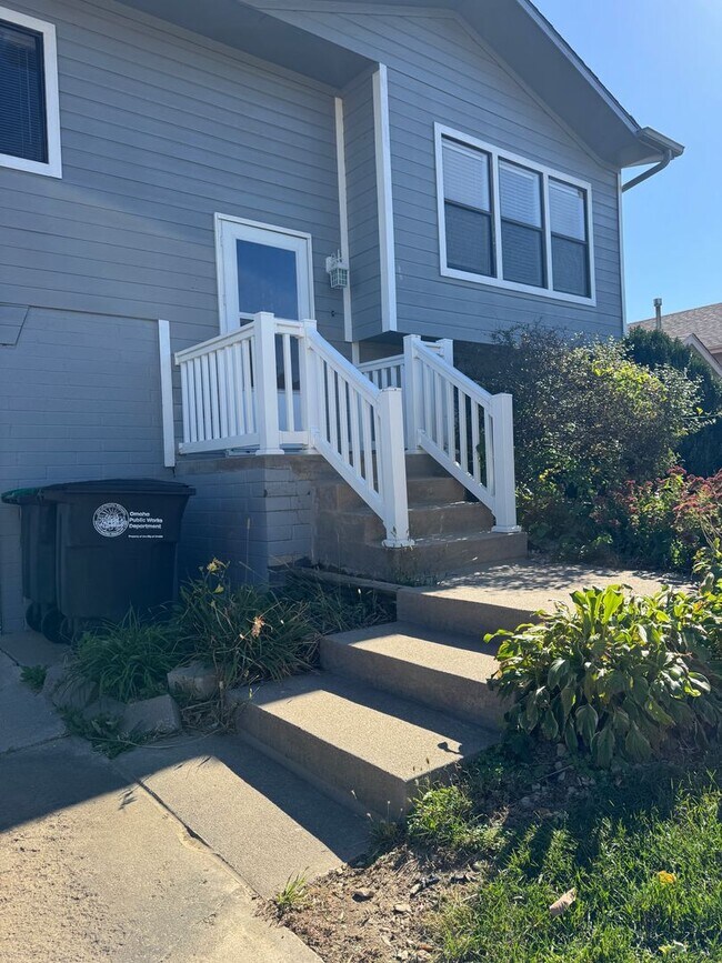 Building Photo - Bright and spacious split-entry home with a finished lower level, large yard, and plenty of updates!