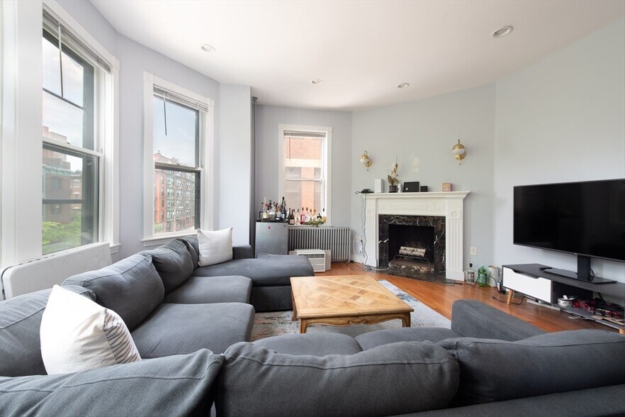 Primary Photo - 411 Marlborough St