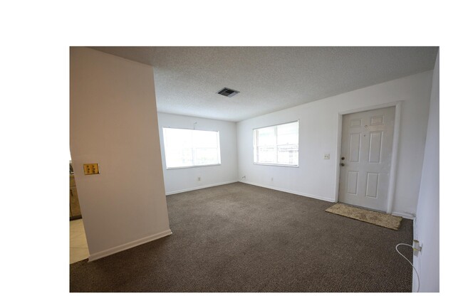 Building Photo - 625 N M St
