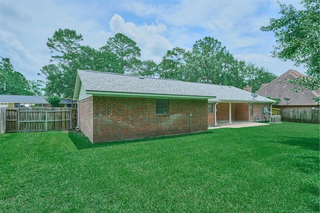 Building Photo - 26611 Oak Hill Dr