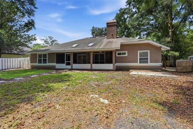 Building Photo - 1111 SW 80th Dr
