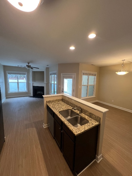 Building Photo - 1905 Fieldhouse Ave