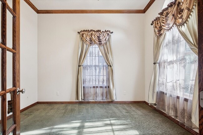 Building Photo - Stunning home in Panther Creek