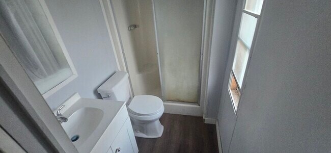 Building Photo - 3 Bedroom/ 2 Bathroom Mobile Home