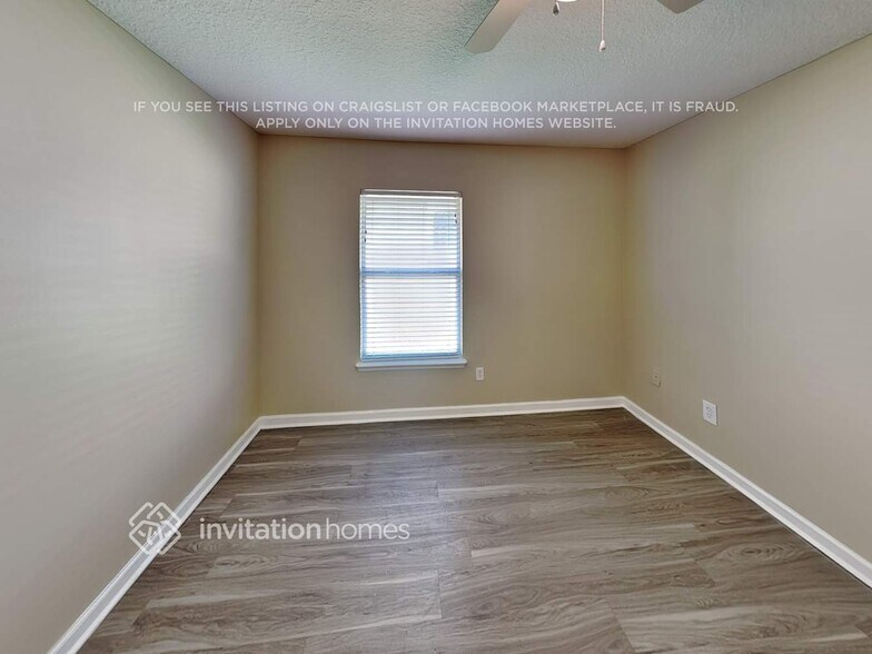 Building Photo - 713 Toria Ln