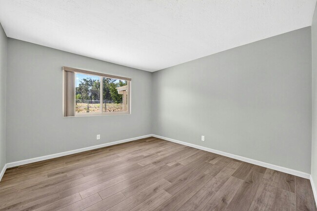 Building Photo - 28147 Queensbridge Rd