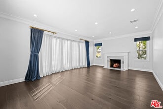 Building Photo - 2036 Hillsboro Ave